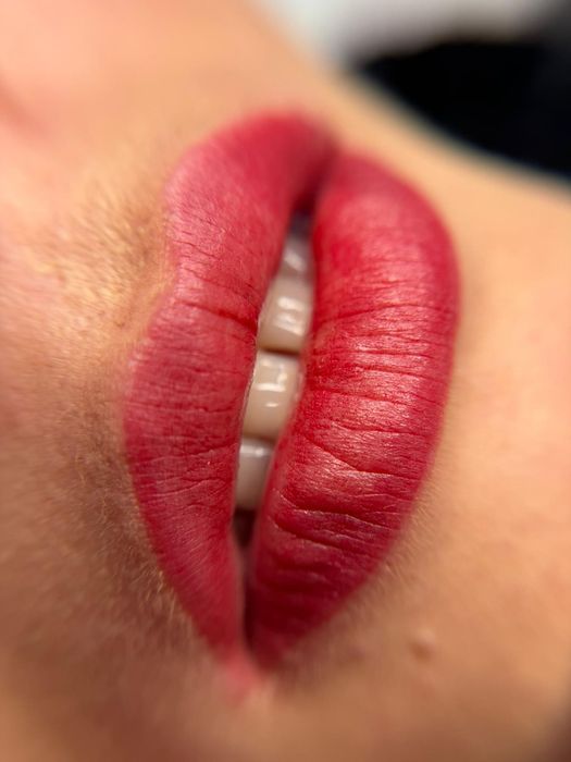 Micropigmentare sprancene / buze