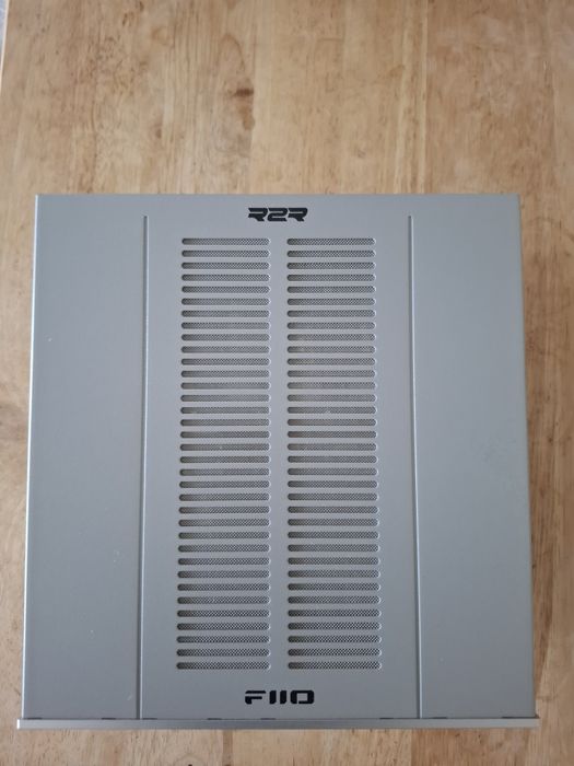 Продавам лампов DAC Fiio Warmer R2R валидна гаранция