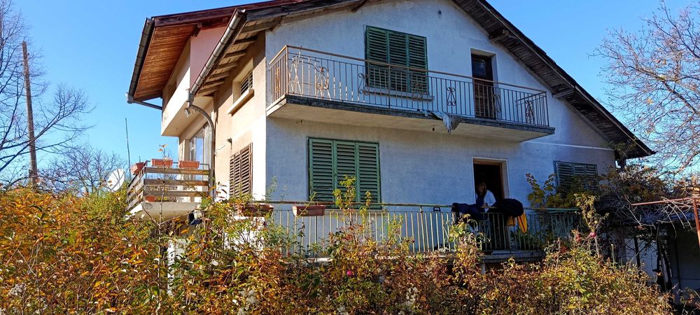 Монолитна къща 200м2 от собственик  57км от НДК