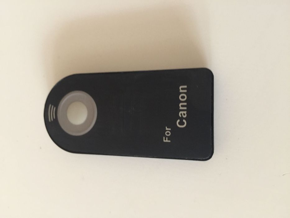 Апарат DSLR Canon EOS 500D + EF-S 18-55 IS KIT + трипод Benro комплект