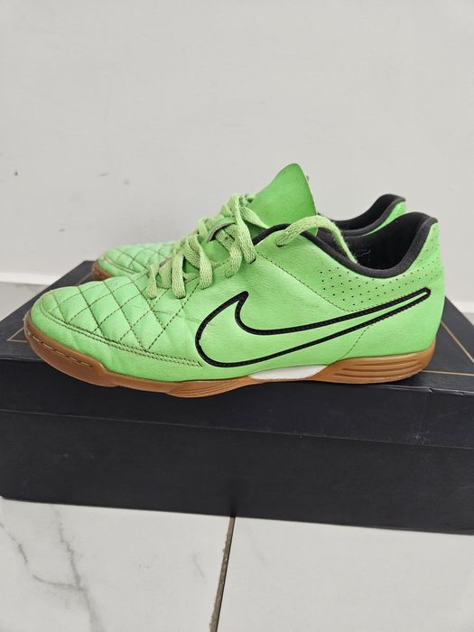 Ghete fotbal sală Nike Tiempo sintetic