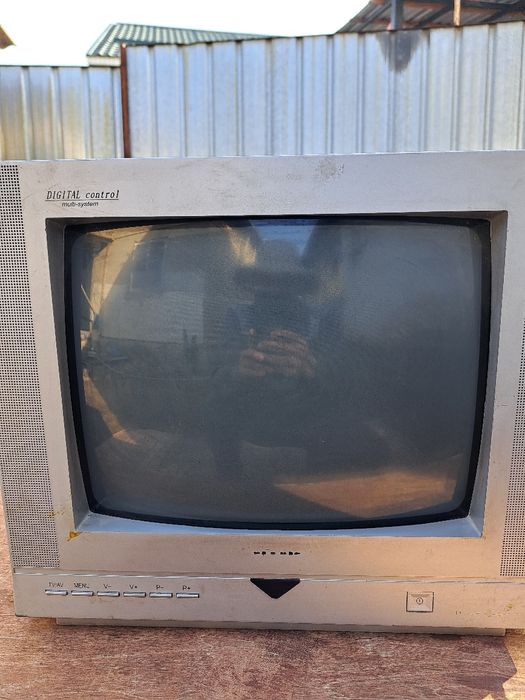 Телевизор маленький