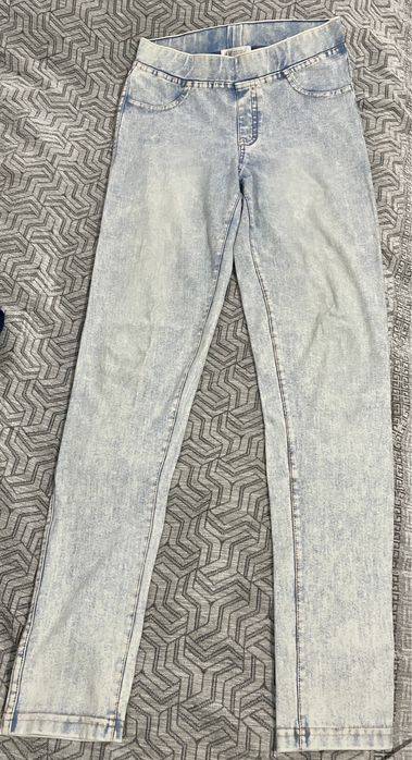 Леггинсы H&M.