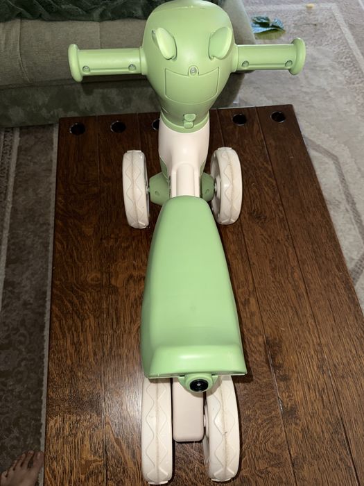 Bicicletă de echilibru cu sunete+lumini+baloane