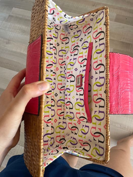 Продавам дамска чанта без дръжка