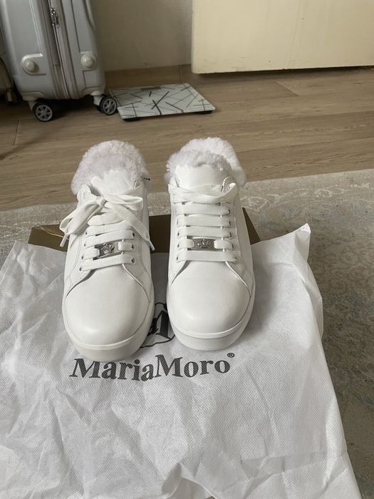 Продам зимние женские кроссовки