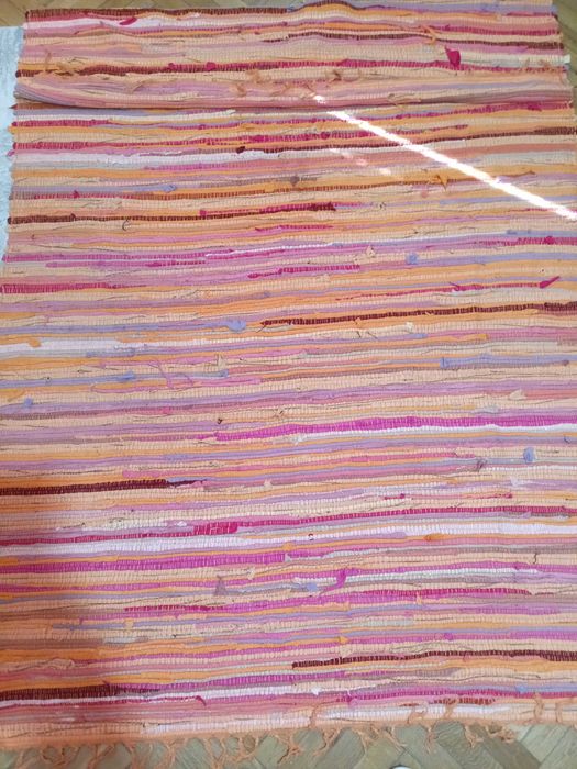 Плетен килим с размери 132/206 см.