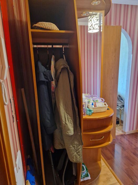 Отдам даром шкаф
