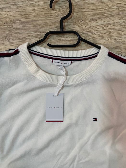 Pulover Tommy Hilfiger NOU cu Etichetă - Mărimea XL