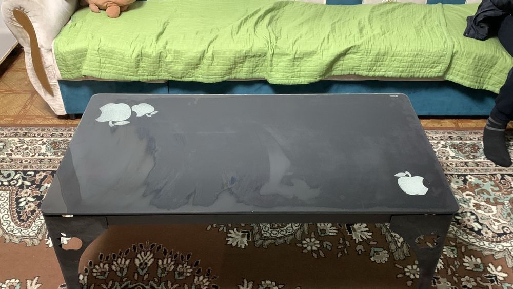 Журнальний столик