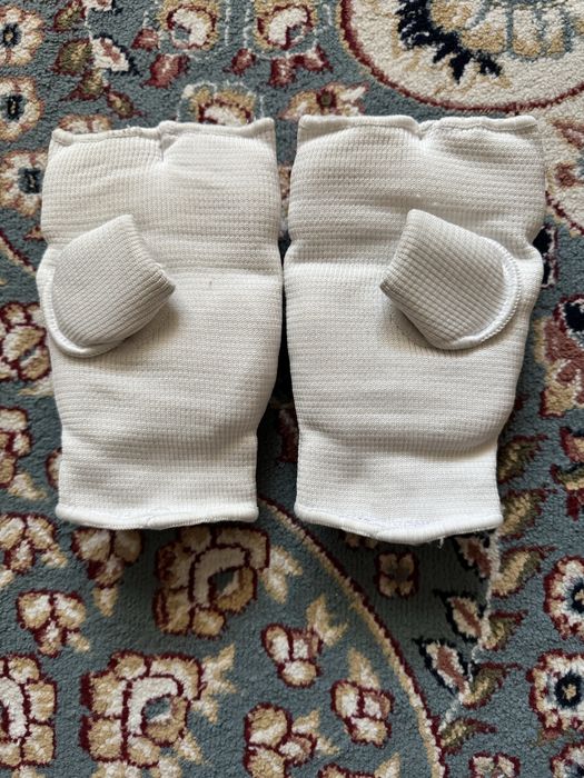 продаю наколенники и перчатки для рук