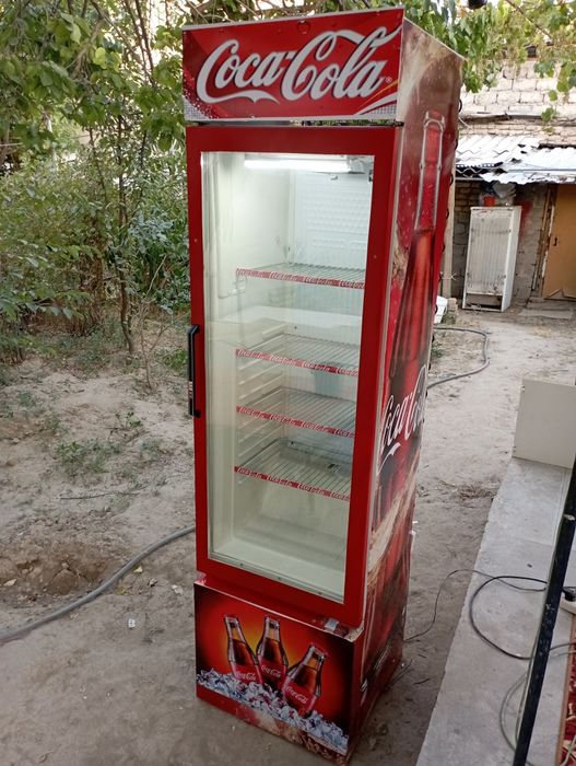 Продается витрина холодильная ( самодельный ) новый