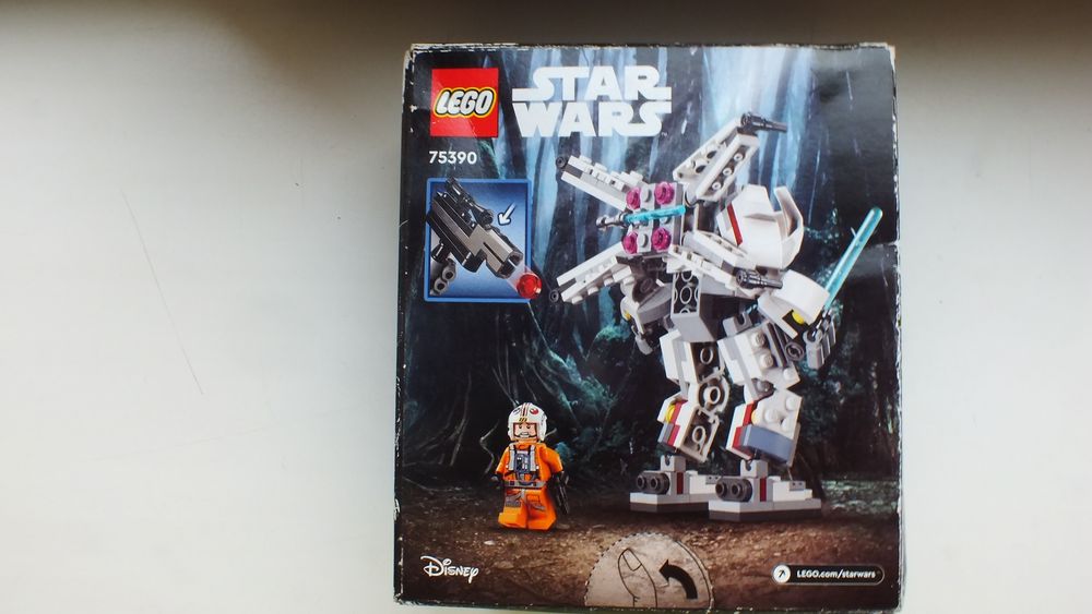 Продаётся новый набор Lego star wars 75390.