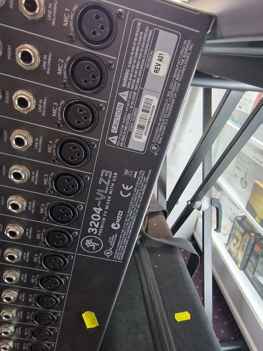 Amanet Vitan 107 / mixer Mackie