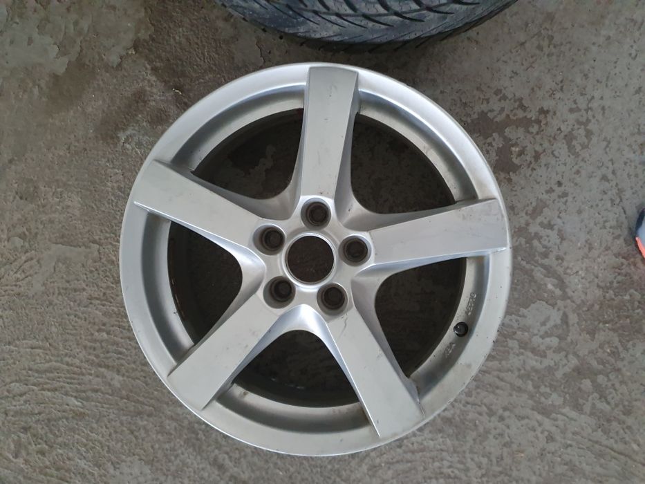 O janta aliaj , una bucata , o bucata vw , audi ,mercedes, seat ,skoda