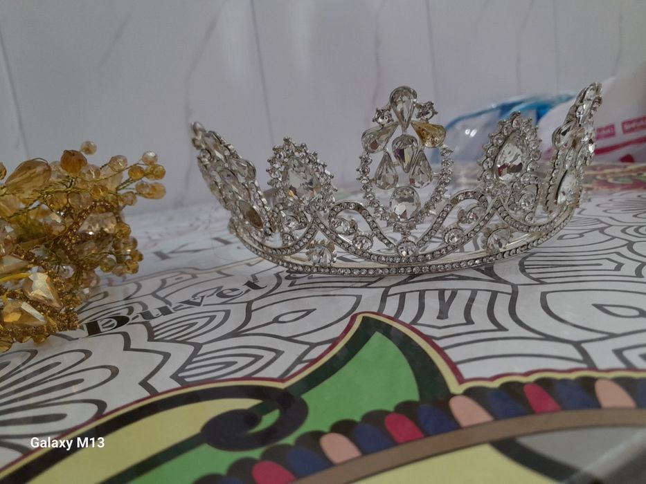 Продаются карона и диадема