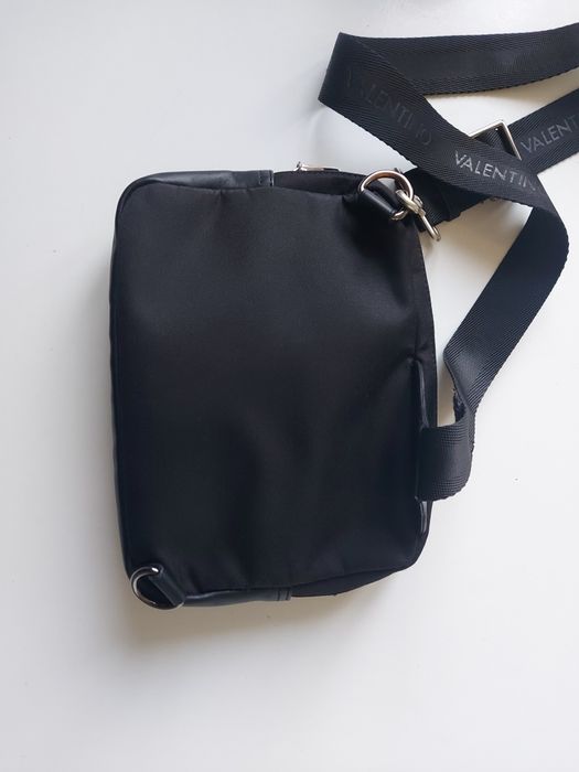 Valentino , мъжка чанта,д 28см/ш 22см ,средно голяма.