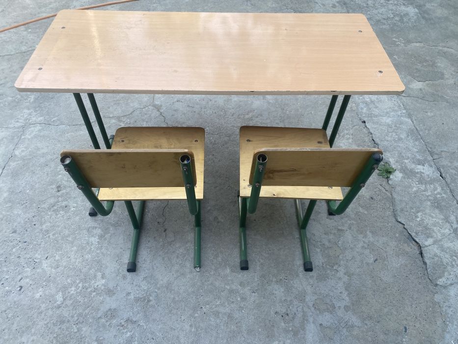 Парта стуллар сотилади