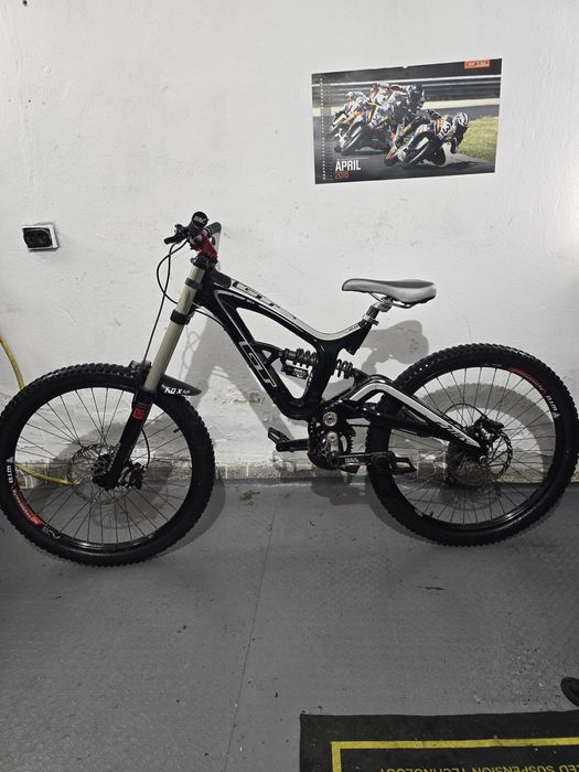 Downhill, колело за спускане GT Fury, fox,RockShox Boxxer