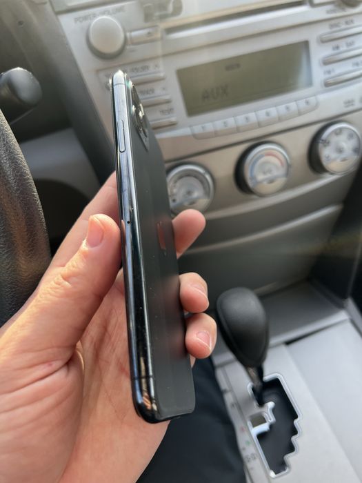 Айфон 11 про мах в отличном состоянии