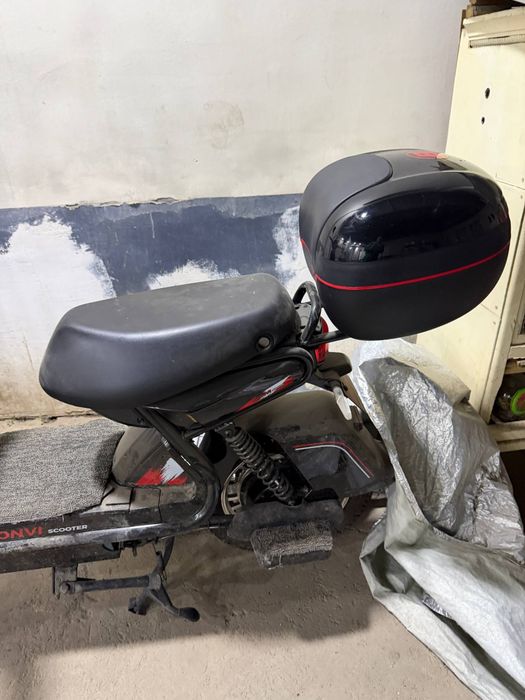 Скутер модел SKE002-4