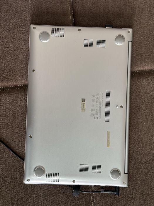 ASUS VivoBook 14