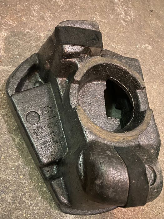 Ключ с дистанционно заключване за GOLF 4 и кора за крика в резерв.гума