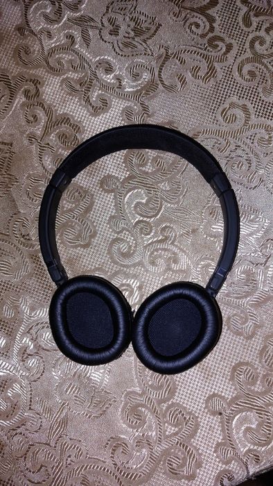 Продам.. Беспроводные блютуз наушники Creative WP-350.