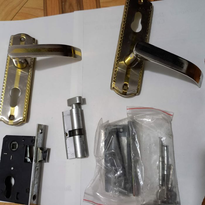 Продам Замок межкомнатные