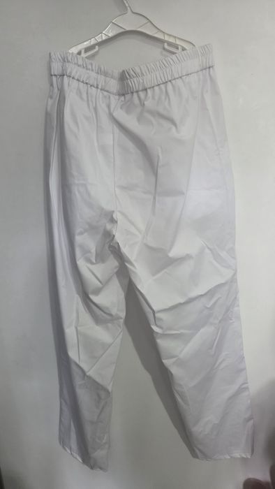 Pantaloni asistent medical
