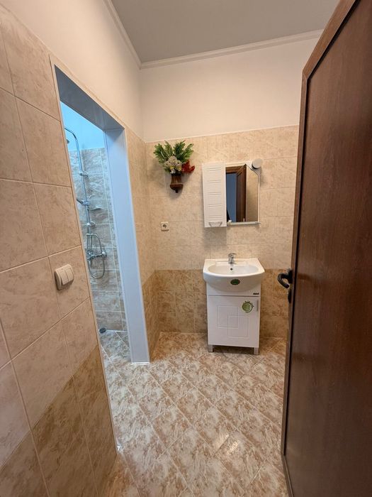 Дава се под наем Офис в Велико Търново, Акация - 160 кв.м за 1300 € - Снимка #3