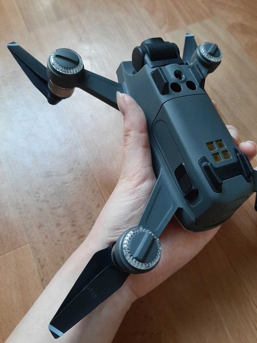Классный мини-дрон DJI Spark