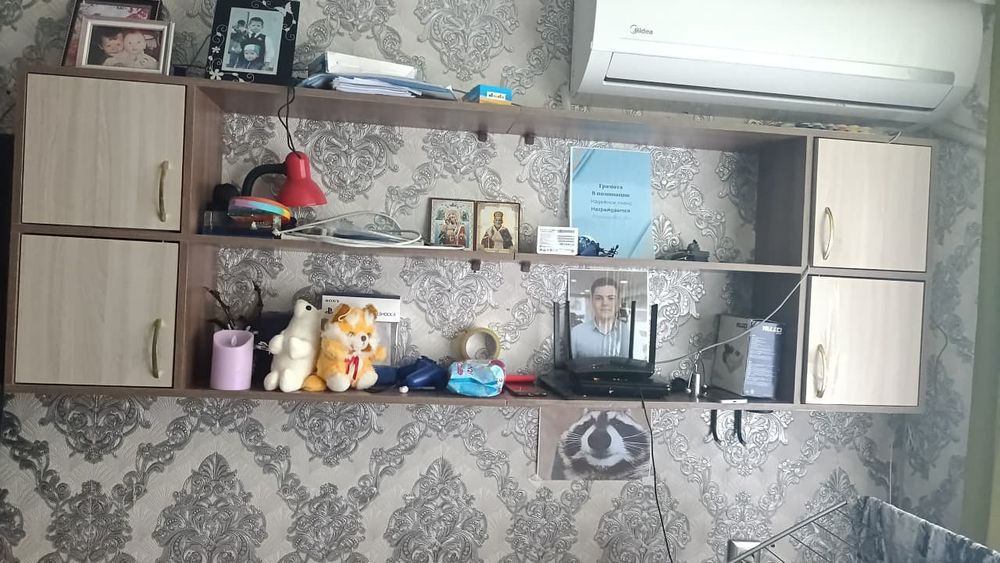 Шкафчики с полками 2шт