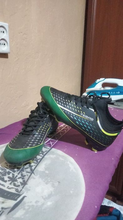 Продоется бутсы предатор