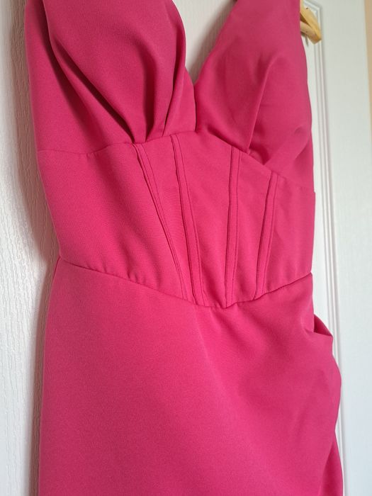 Елегантна цикламена рокля