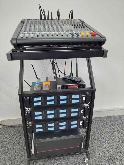 Konfensiya zallar uchun kolonkalar