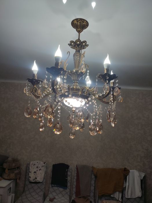 Продается люстра