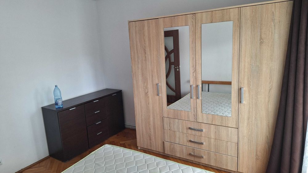 Inchiriez apartament 4 cam Titulescu