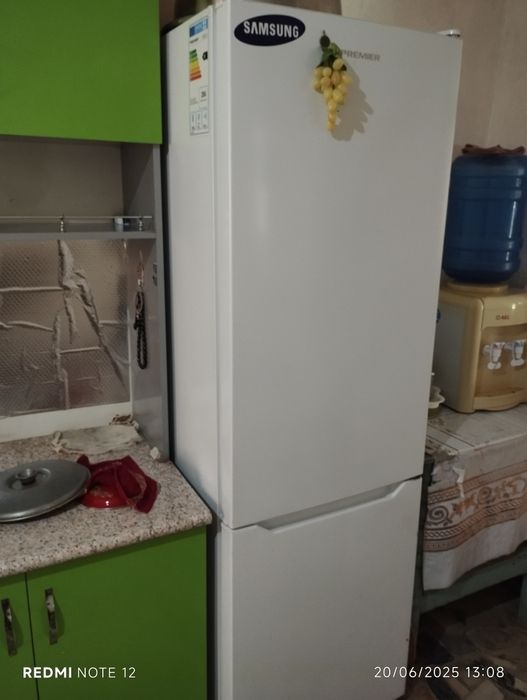 Muzlatgich sotiladi tez va arzonga yangidek