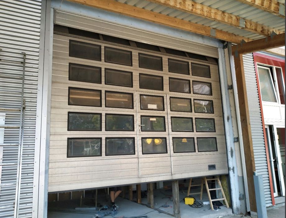 USA SECTIONALA INDUSTRIALA poarta hala garaj  H 432 x L 460 Garantie