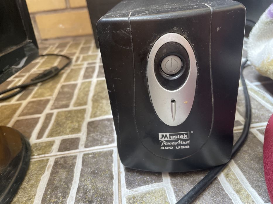 Монитор Процессор блок компьютера ups