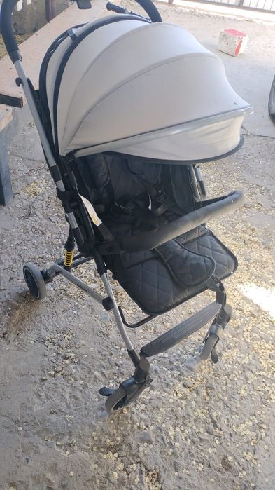 Продам прогулочную коляску