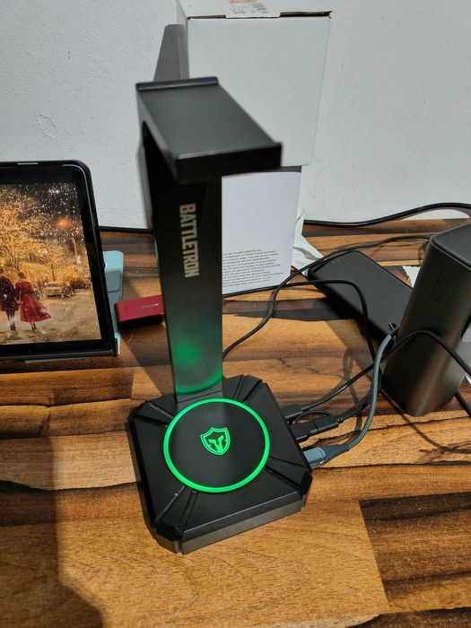 Stand casti Gaming Battletron cu RGB si 3 porturi USB