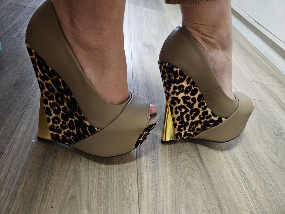 Уникални елегантни обувки на висока платформа без пръсти