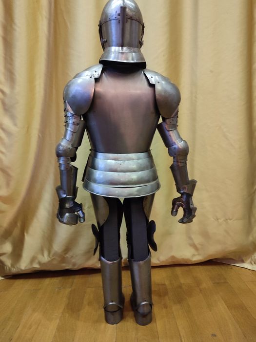 Armura cavaler medieval metalică tablă înălțime 95 cm