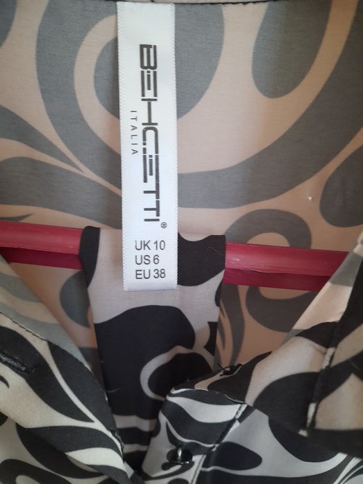 Продам платья 2 шт