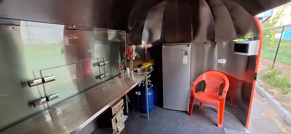 Продаётся или в сухую аренда новой будки на колесах