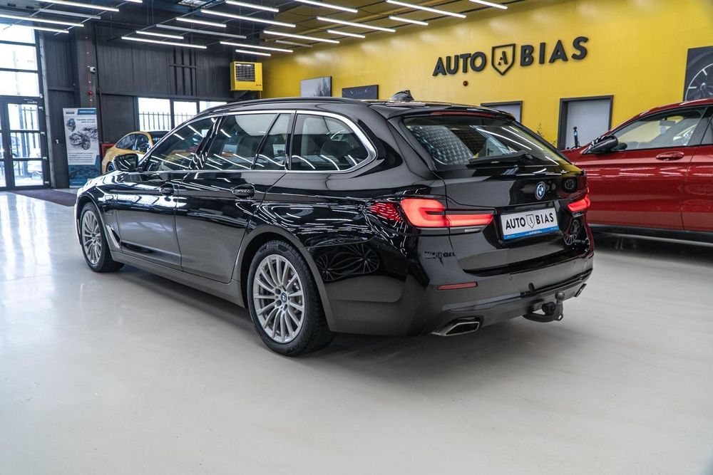 BMW Seria 5 2022 — imagine 5