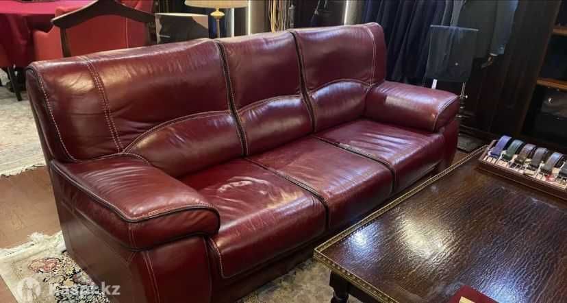 Продам кожаный диван