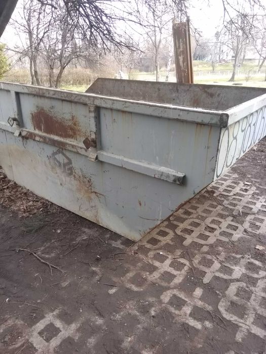 Почистване тавани, мазета, дворове и други